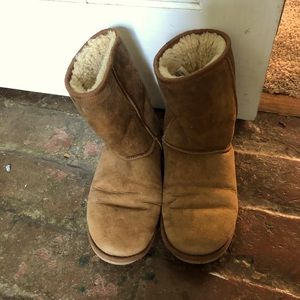 Women’s UGG size 7